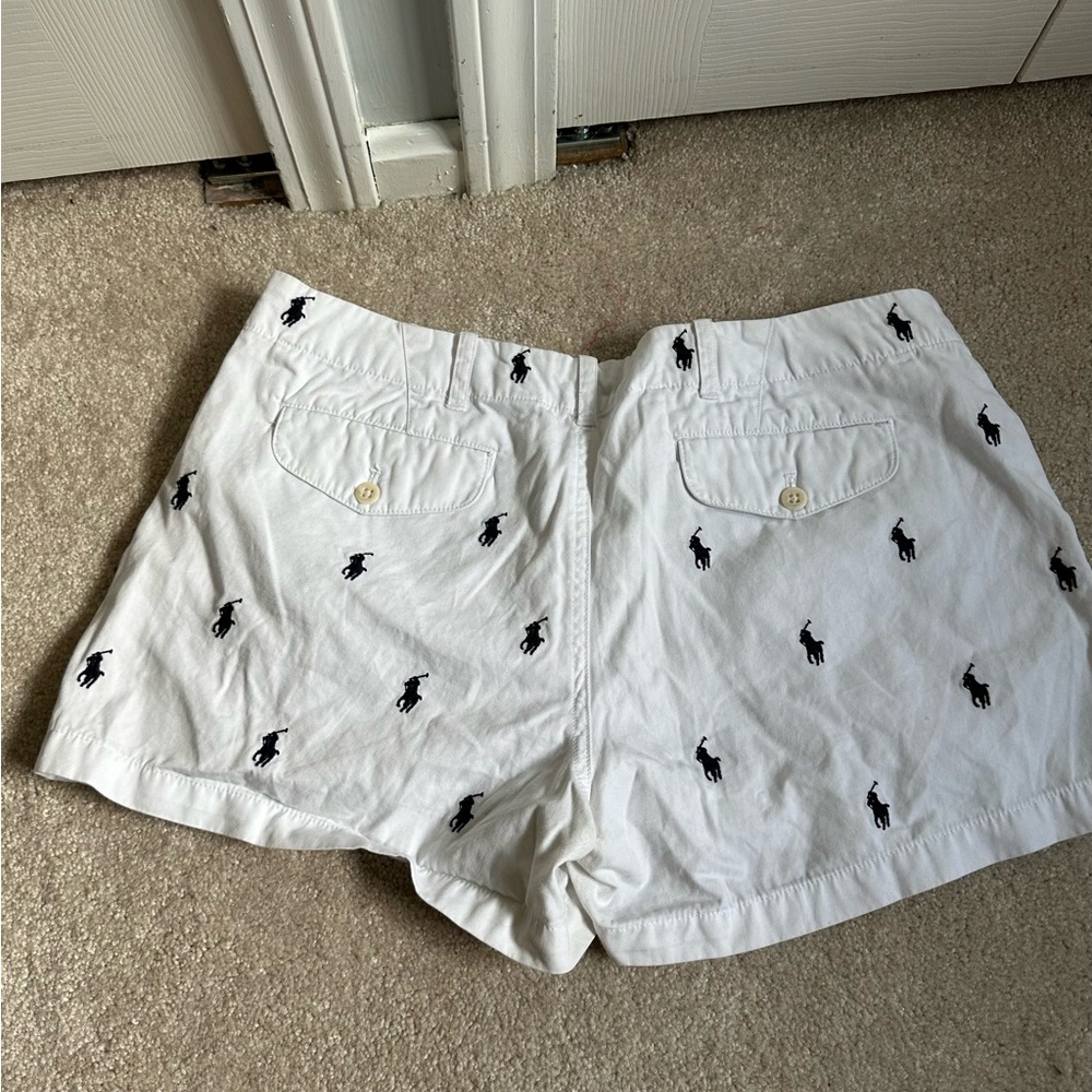 Women’s Ralph Lauren All Over Pony Chino Shorts - Picture 4 of 5